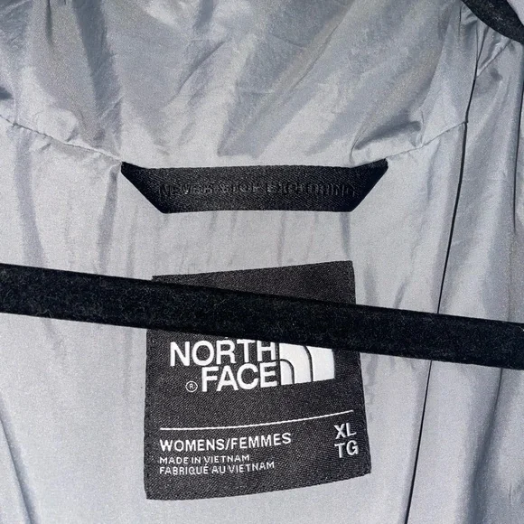 The North Face White Puffer Jacket 550 series - Picture 12 of 15